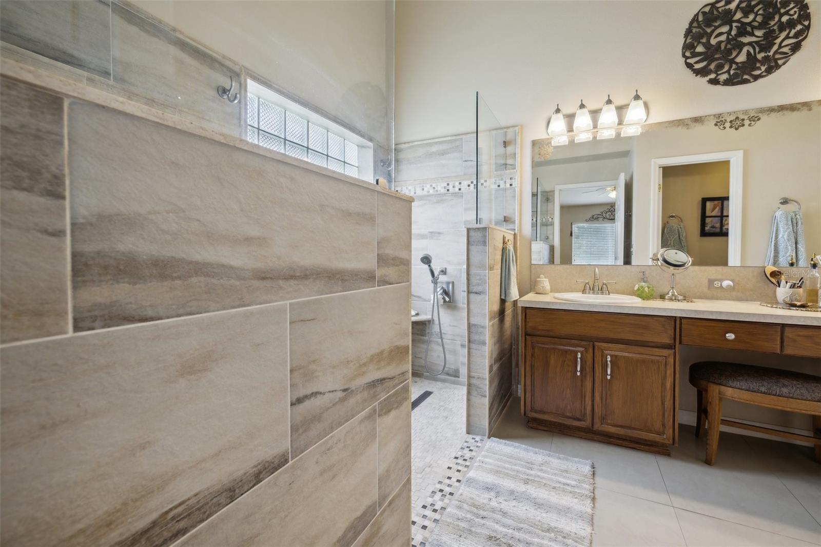 2835 LAUREL LEAF DR, VALRICO, FL, 33594