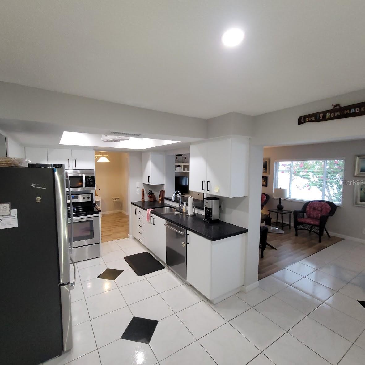 9705 MAINLANDS BLVD W #1, PINELLAS PARK, FL, 33782