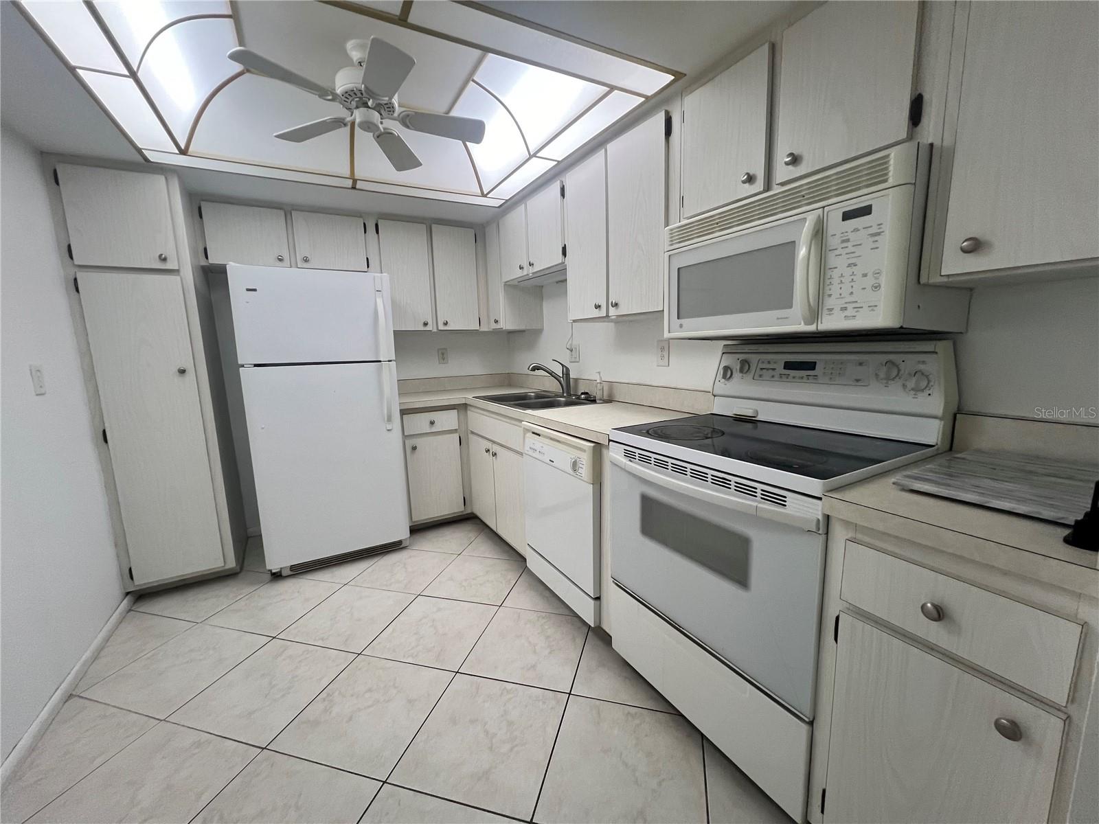 612 BIRD BAY DR S #111, VENICE, FL, 34285