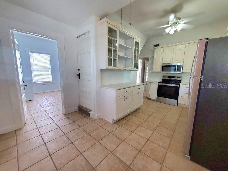 461 W MARION AVE, PUNTA GORDA, FL, 33950
