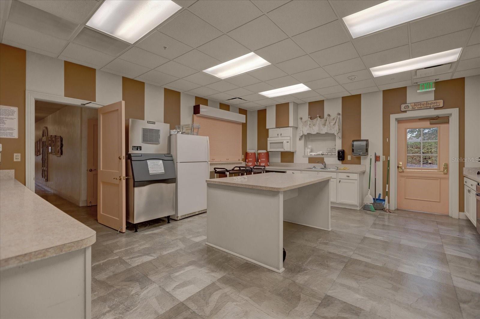 585 BURNSIDE PL, THE VILLAGES, FL, 32163