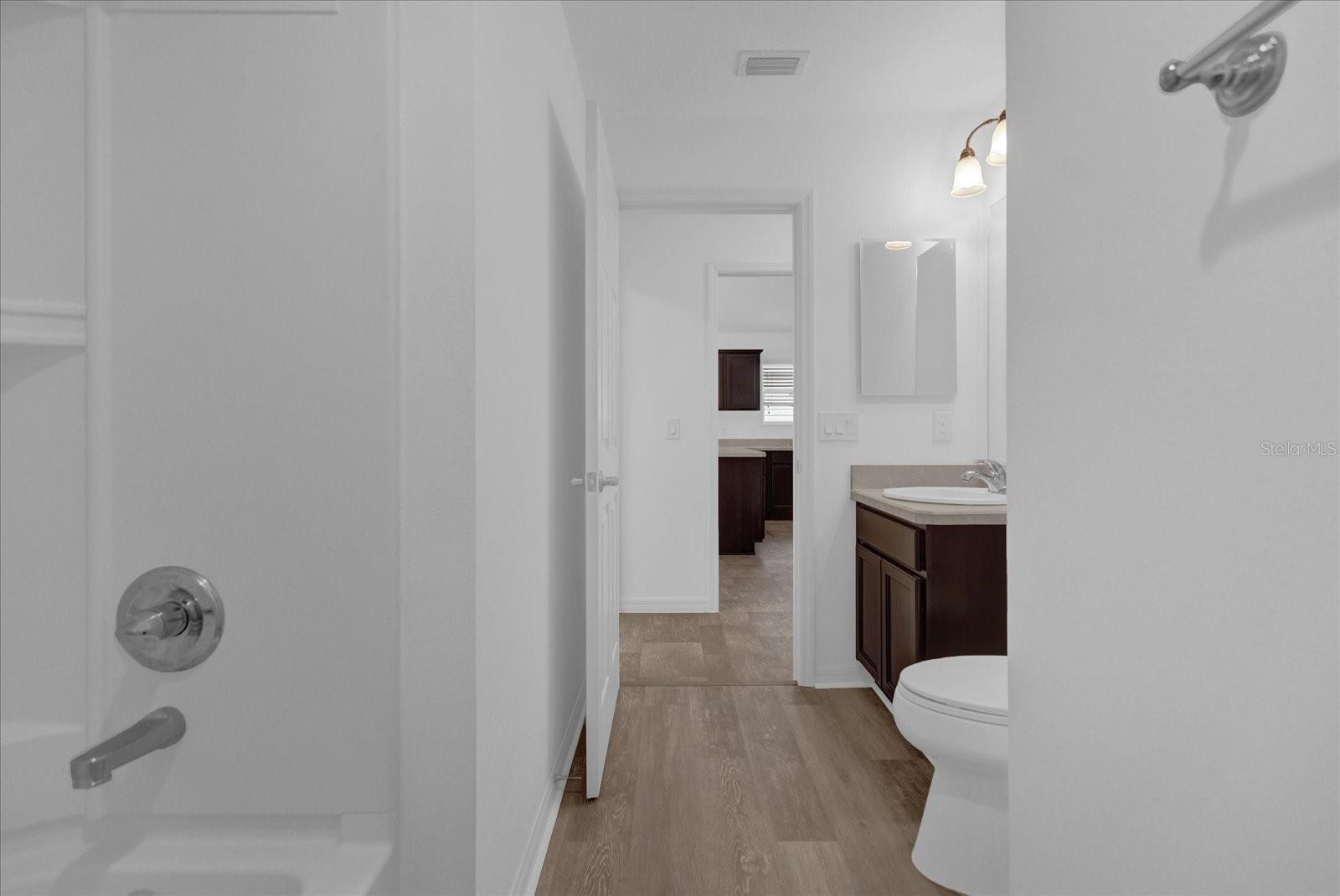 585 BURNSIDE PL, THE VILLAGES, FL, 32163