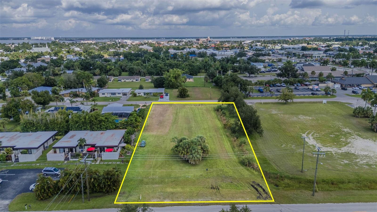 200 W HENRY ST, PUNTA GORDA, FL, 33950