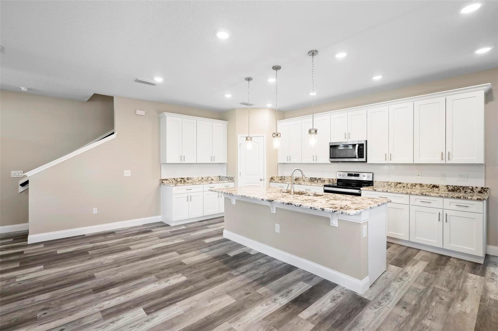 1012 S HOLLY AVE, SANFORD, FL, 32771