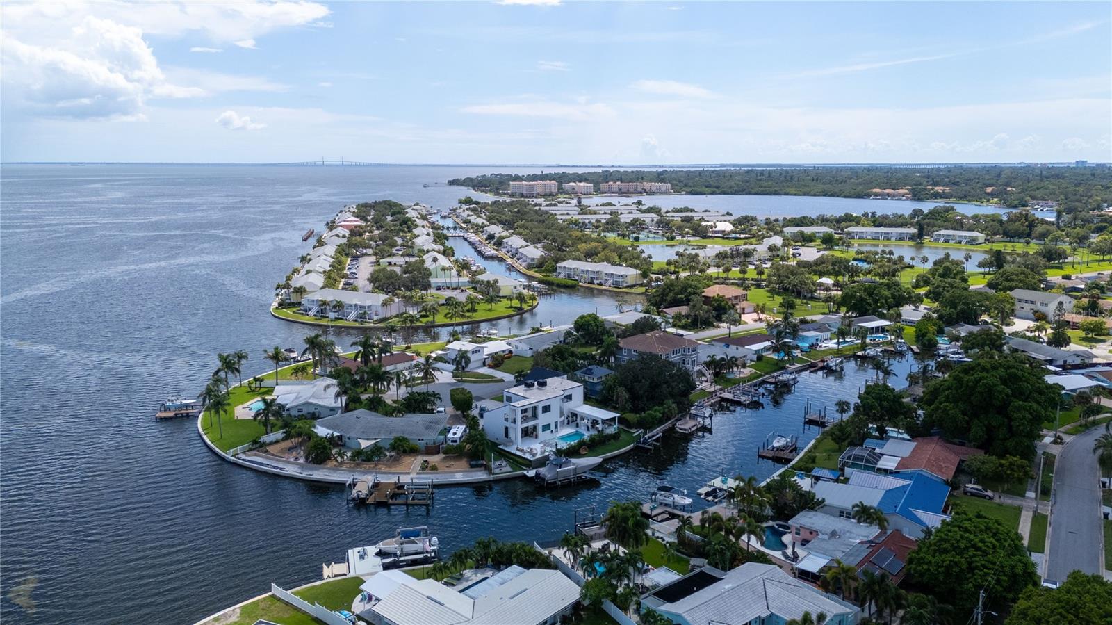 537 DOLPHIN AVE SE, ST PETERSBURG, FL, 33705