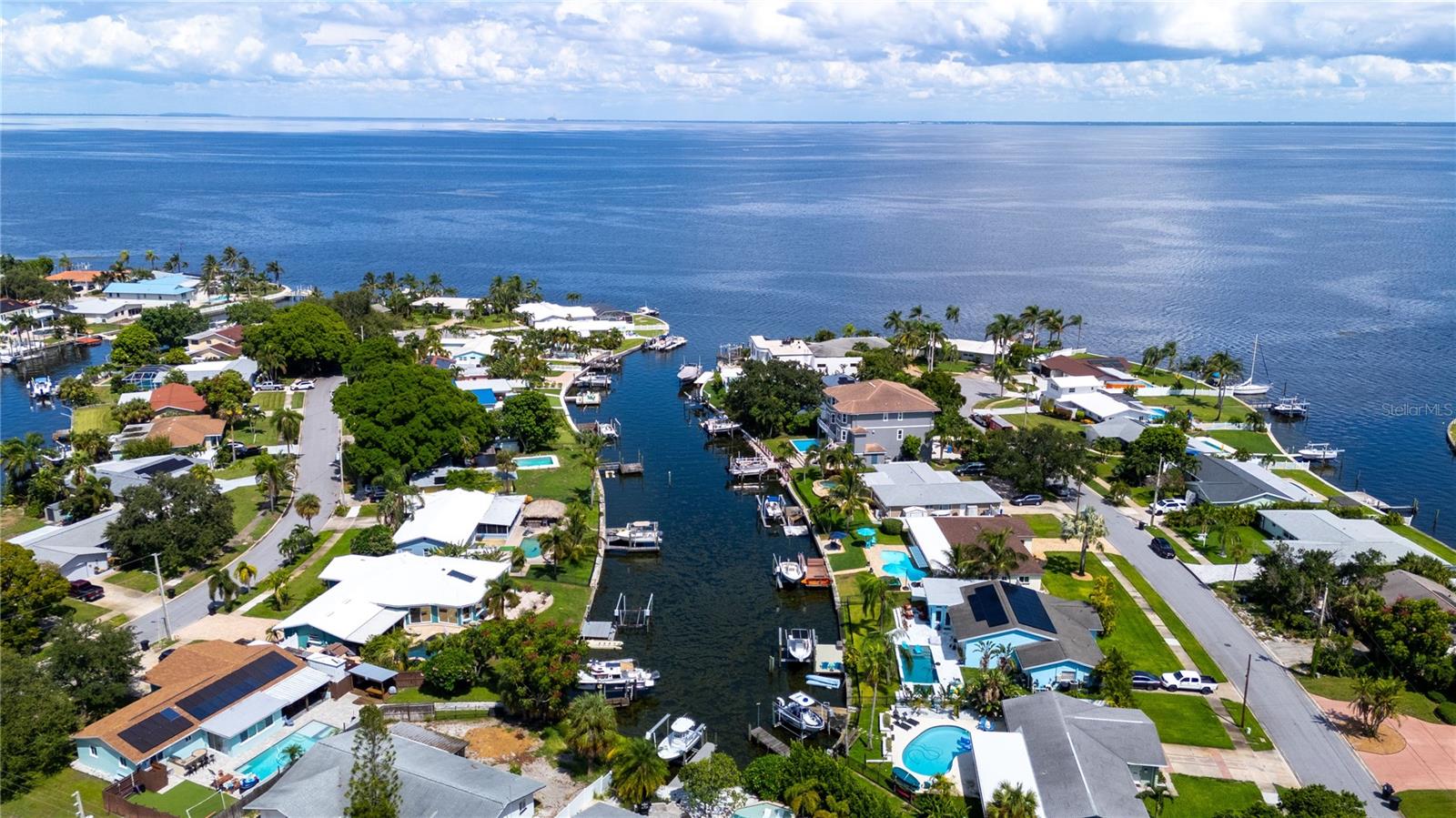 537 DOLPHIN AVE SE, ST PETERSBURG, FL, 33705
