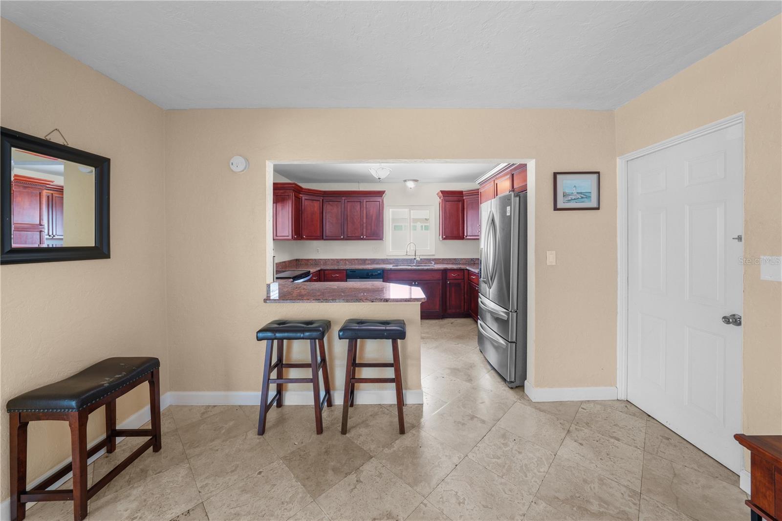 537 DOLPHIN AVE SE, ST PETERSBURG, FL, 33705