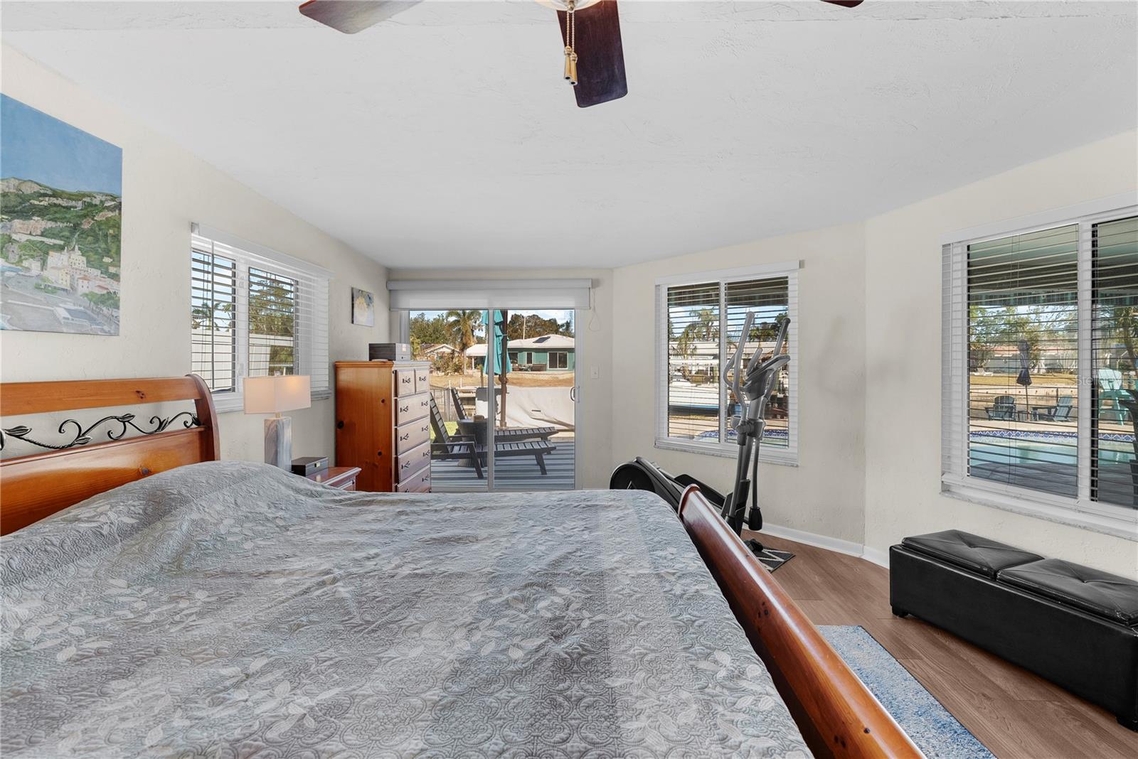 537 DOLPHIN AVE SE, ST PETERSBURG, FL, 33705
