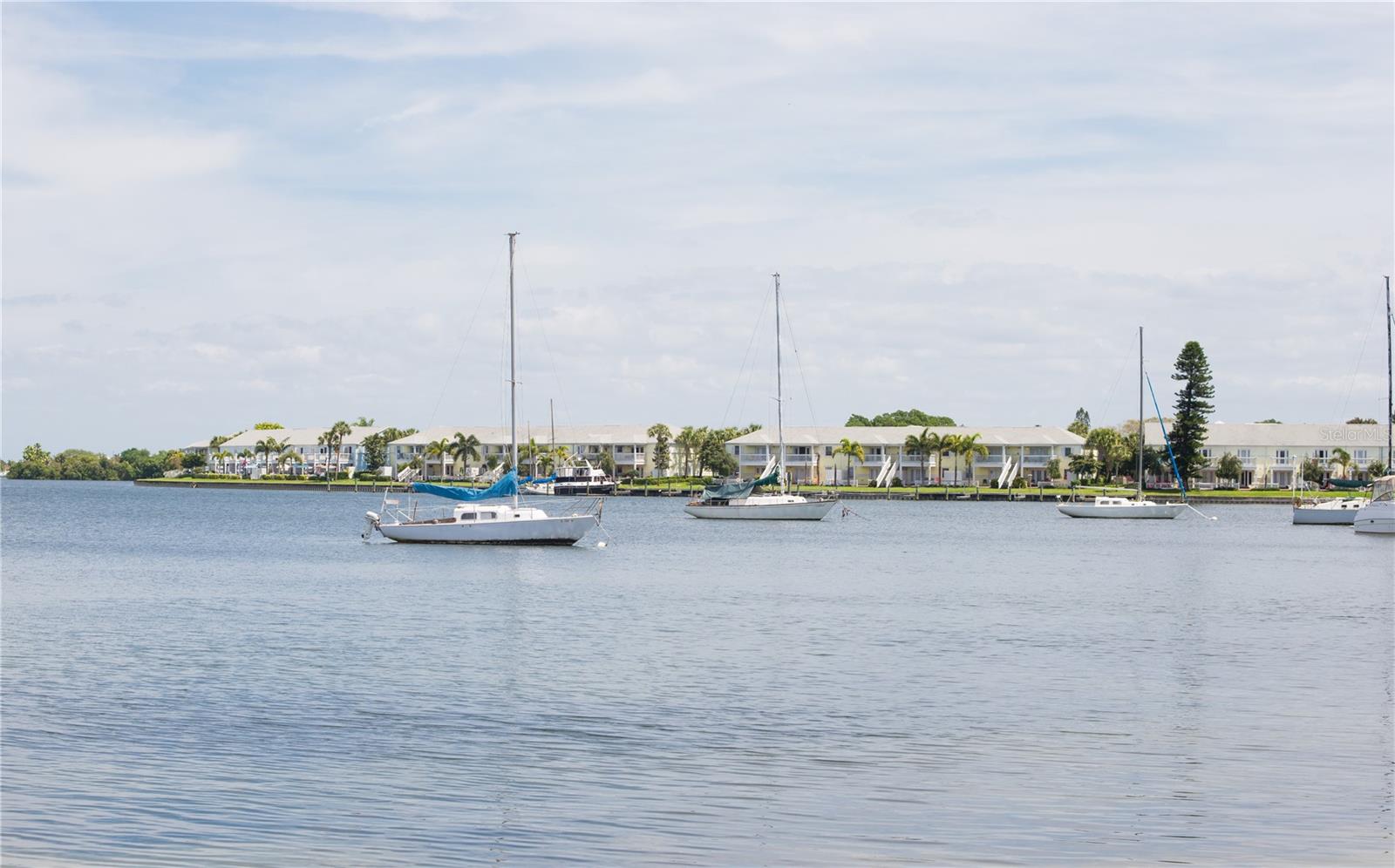 537 DOLPHIN AVE SE, ST PETERSBURG, FL, 33705