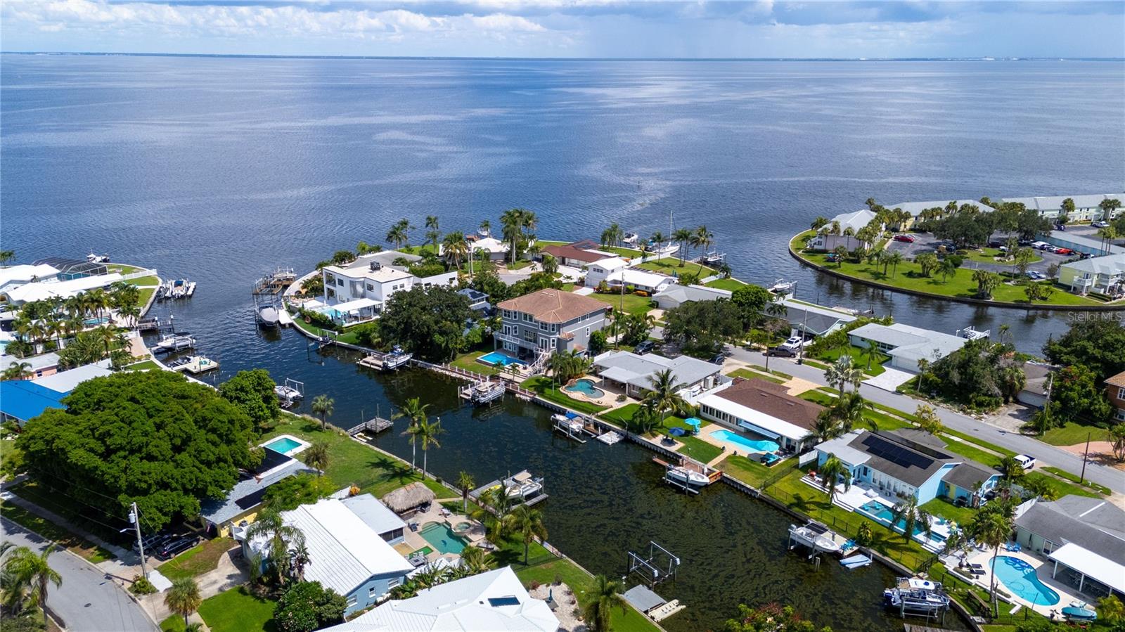 537 DOLPHIN AVE SE, ST PETERSBURG, FL, 33705
