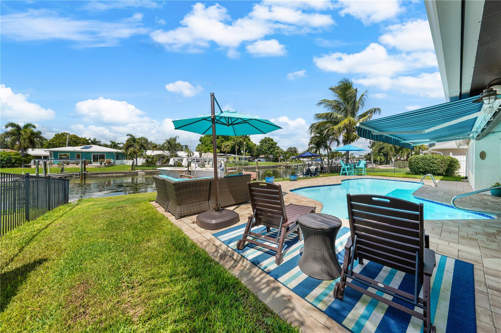 537 DOLPHIN AVE SE, ST PETERSBURG, FL, 33705
