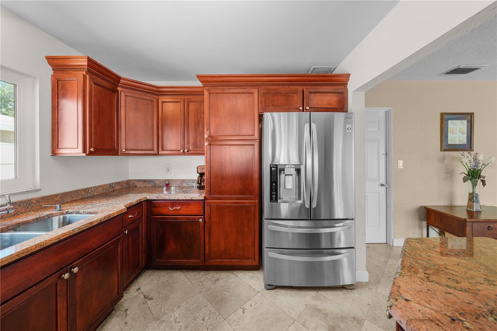537 DOLPHIN AVE SE, ST PETERSBURG, FL, 33705