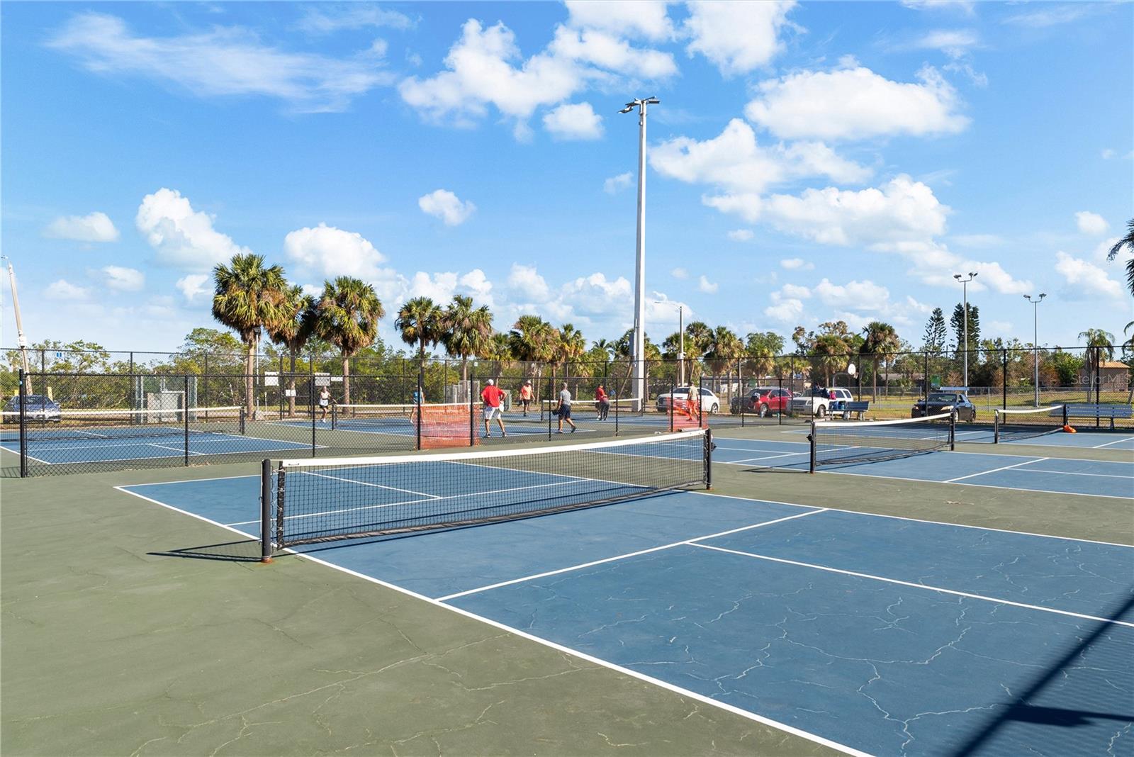 537 DOLPHIN AVE SE, ST PETERSBURG, FL, 33705