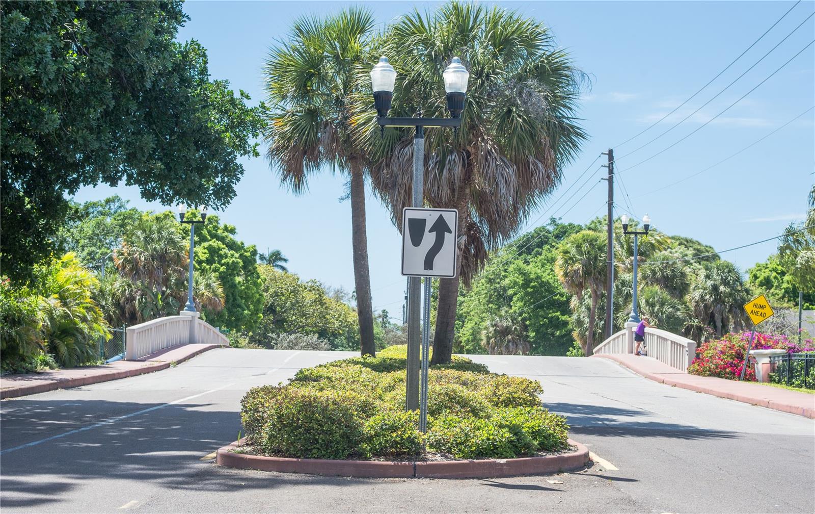 537 DOLPHIN AVE SE, ST PETERSBURG, FL, 33705