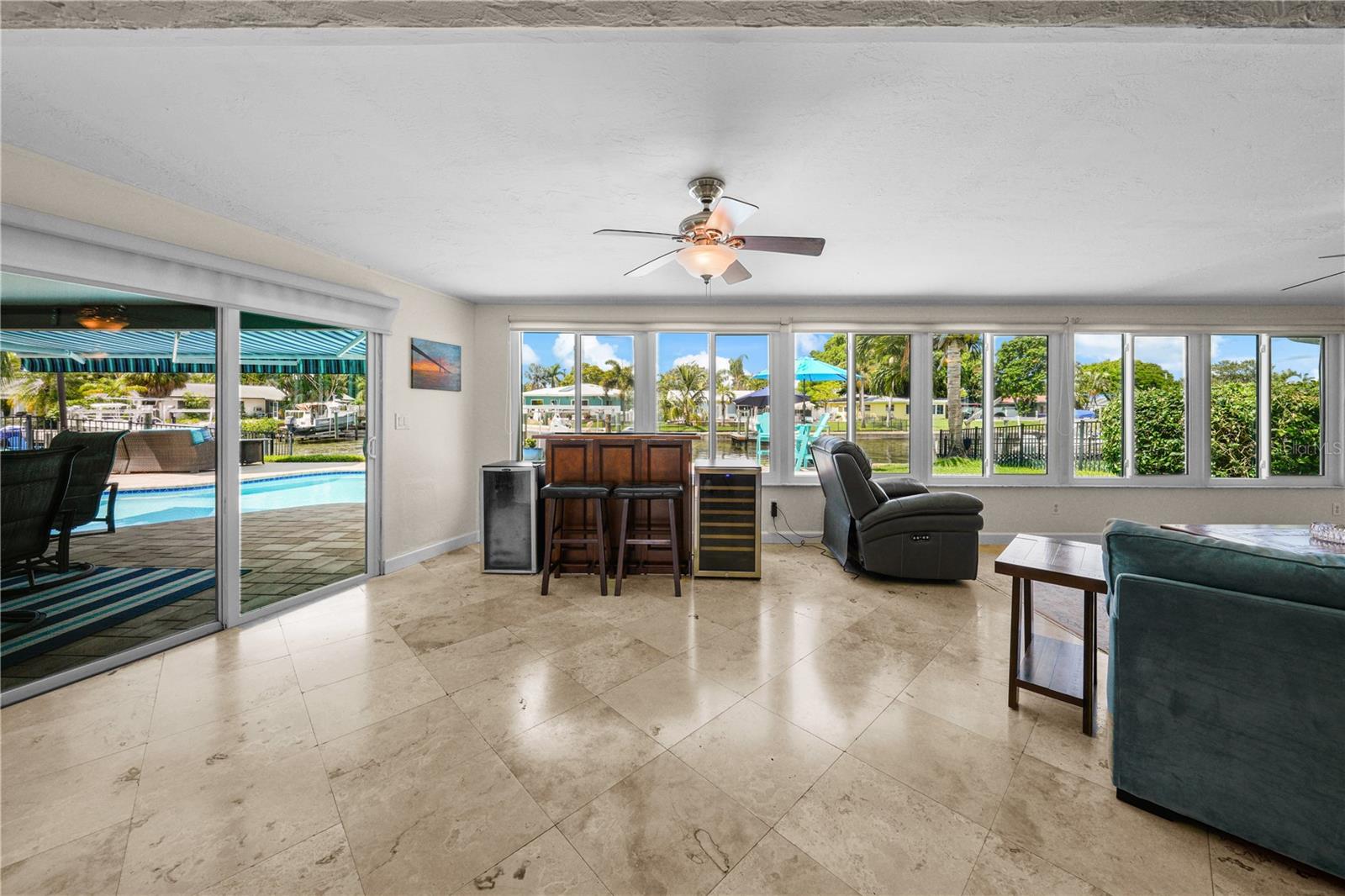 537 DOLPHIN AVE SE, ST PETERSBURG, FL, 33705