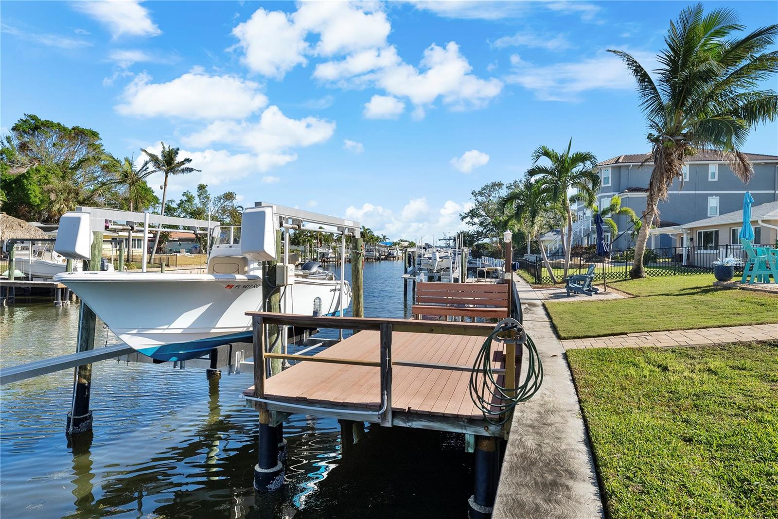 537 DOLPHIN AVE SE, ST PETERSBURG, FL, 33705