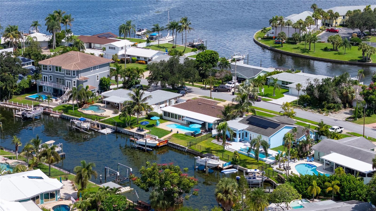 537 DOLPHIN AVE SE, ST PETERSBURG, FL, 33705