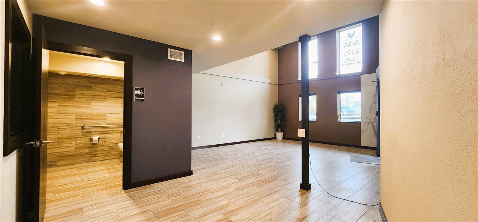 251 E PARK AVE #102, LAKE WALES, FL, 33853