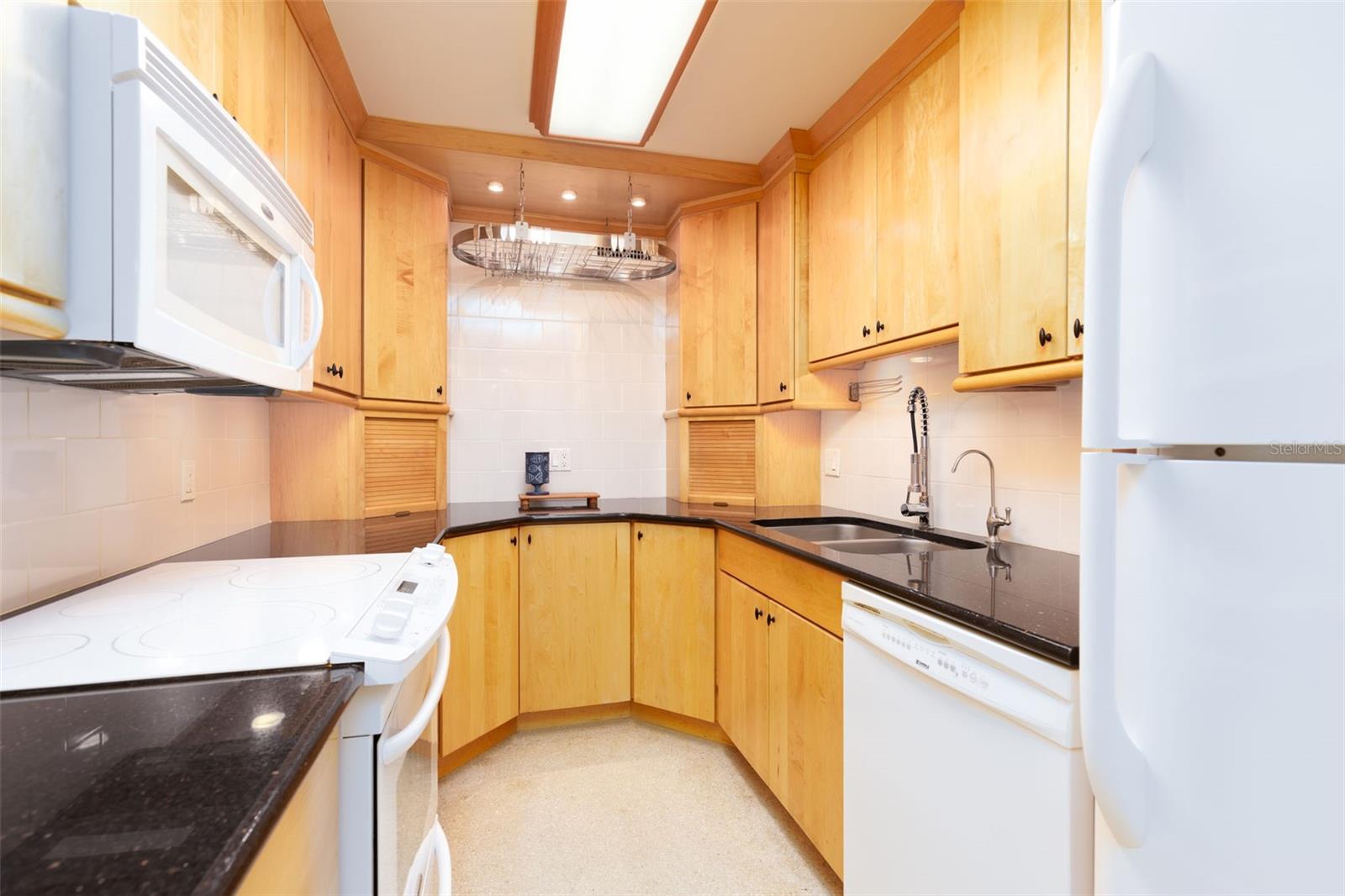 10355 PARADISE BLVD #1015, TREASURE ISLAND, FL, 33706