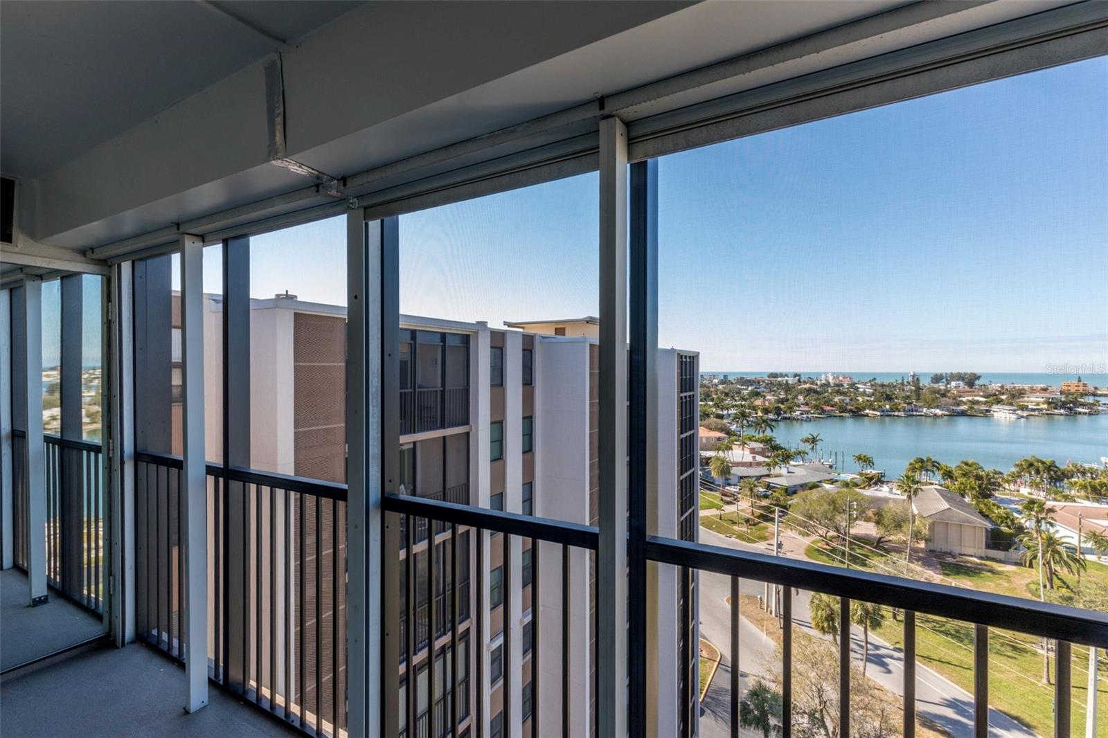 10355 PARADISE BLVD #1015, TREASURE ISLAND, FL, 33706