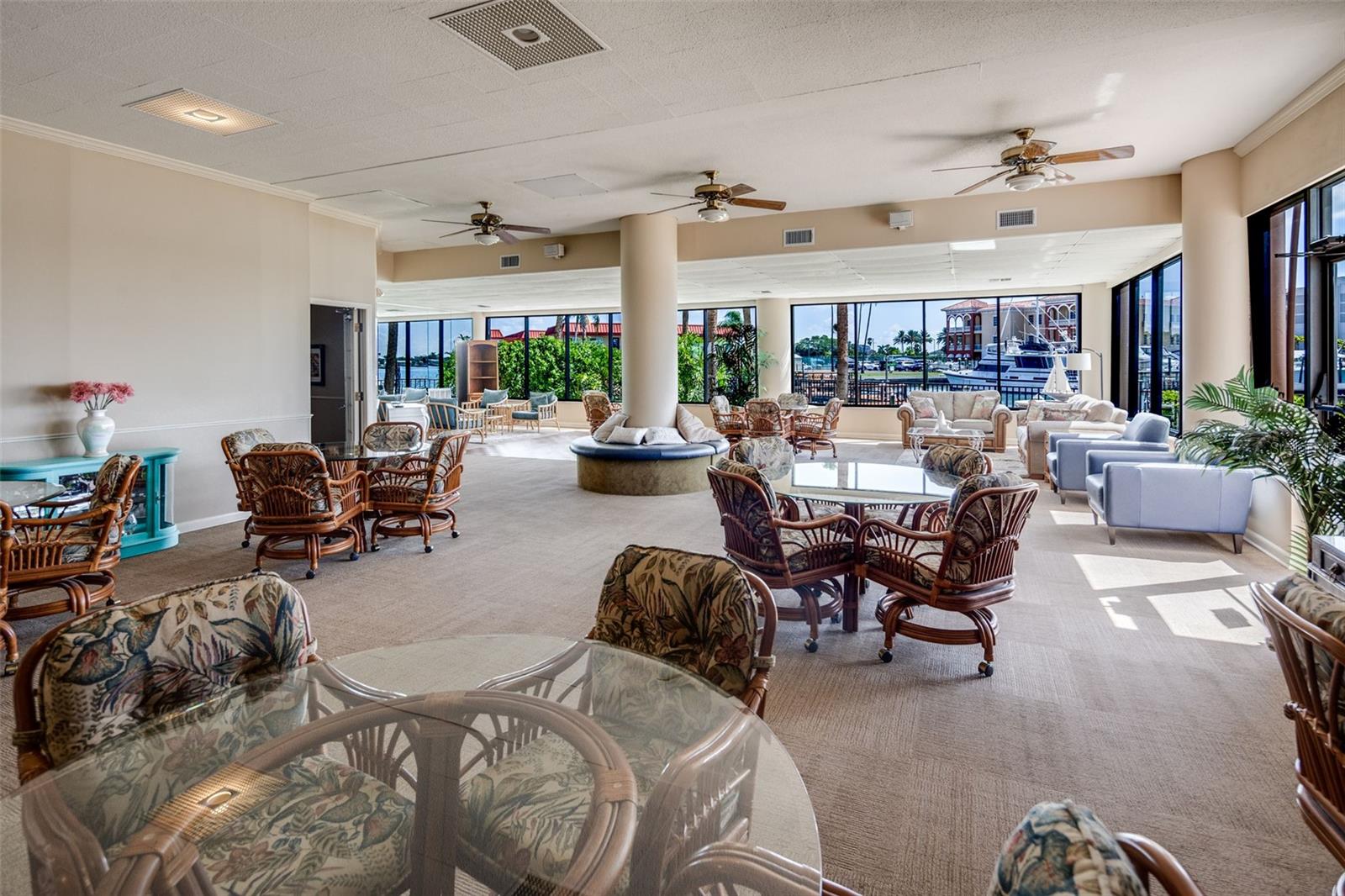 10355 PARADISE BLVD #1015, TREASURE ISLAND, FL, 33706