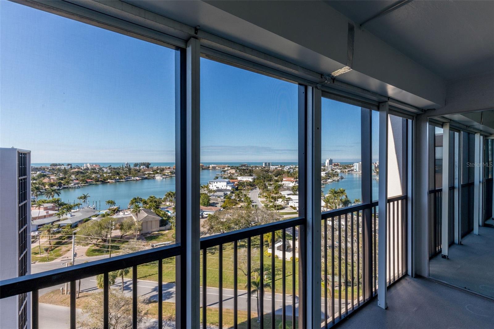 10355 PARADISE BLVD #1015, TREASURE ISLAND, FL, 33706