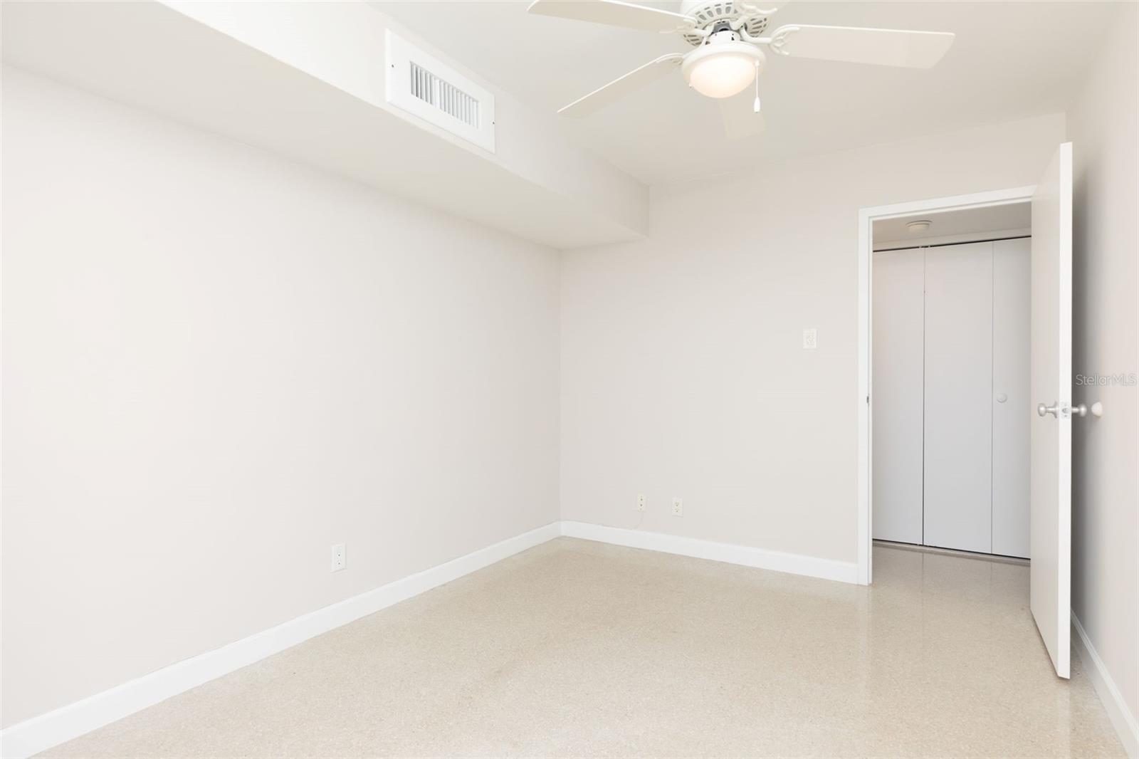 10355 PARADISE BLVD #1015, TREASURE ISLAND, FL, 33706
