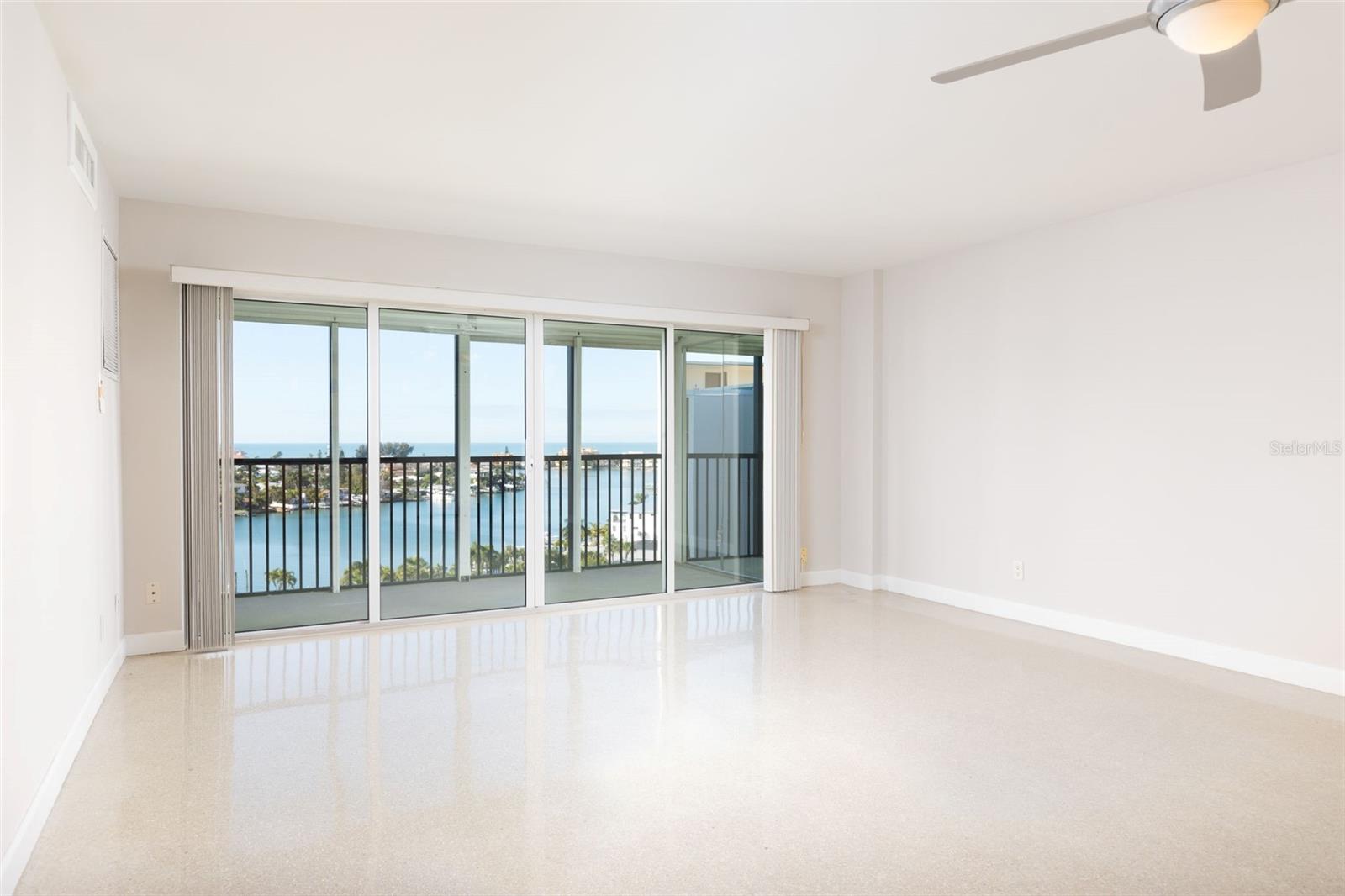 10355 PARADISE BLVD #1015, TREASURE ISLAND, FL, 33706