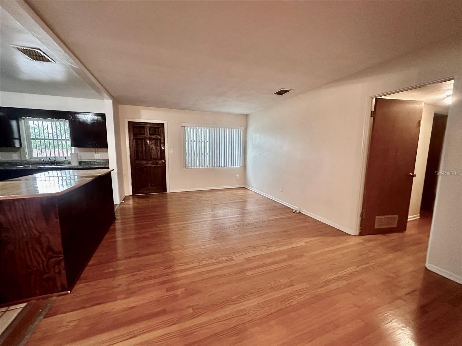 1951 S CRYSTAL LAKE DR, ORLANDO, FL, 32806