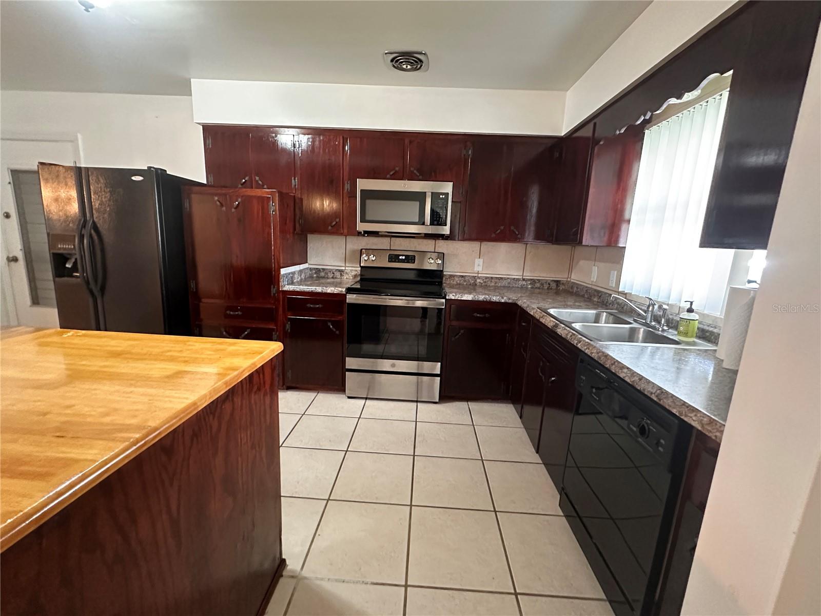 1951 S CRYSTAL LAKE DR, ORLANDO, FL, 32806