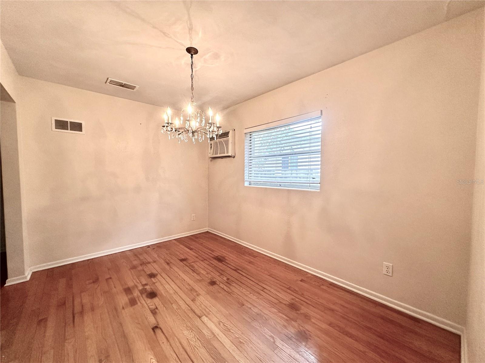 1951 S CRYSTAL LAKE DR, ORLANDO, FL, 32806