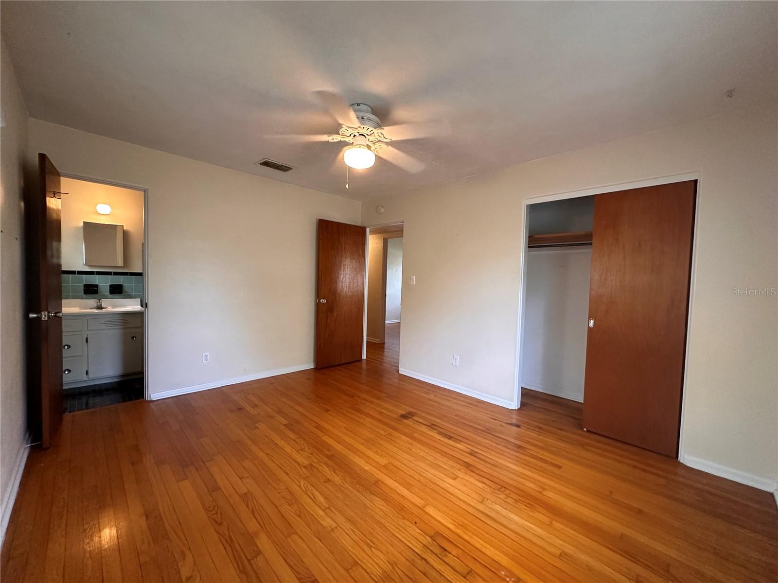 1951 S CRYSTAL LAKE DR, ORLANDO, FL, 32806