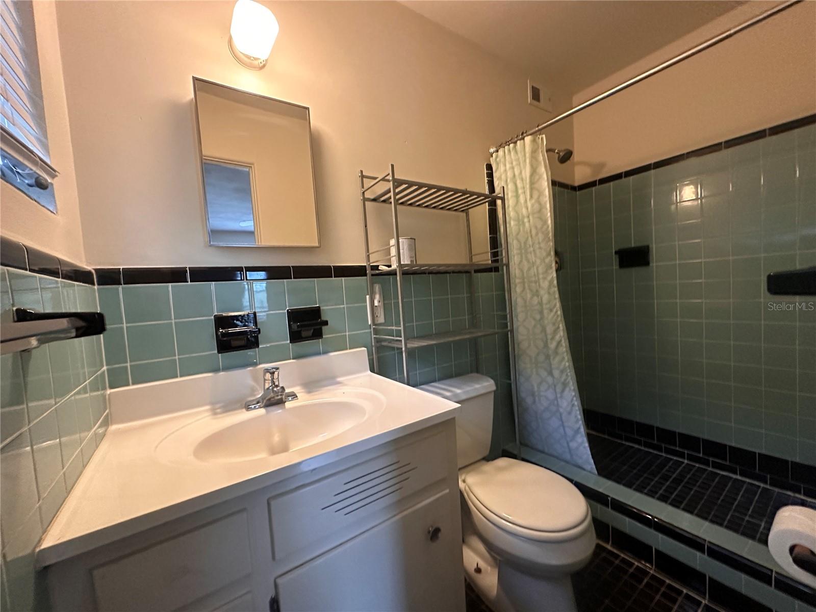 1951 S CRYSTAL LAKE DR, ORLANDO, FL, 32806