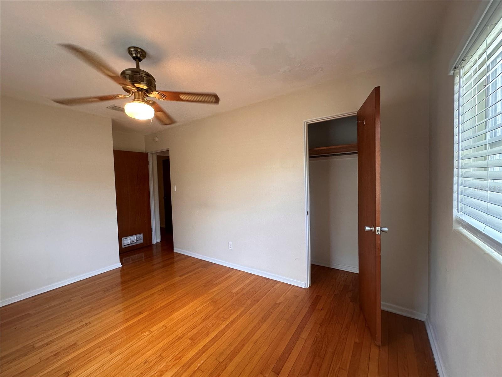 1951 S CRYSTAL LAKE DR, ORLANDO, FL, 32806