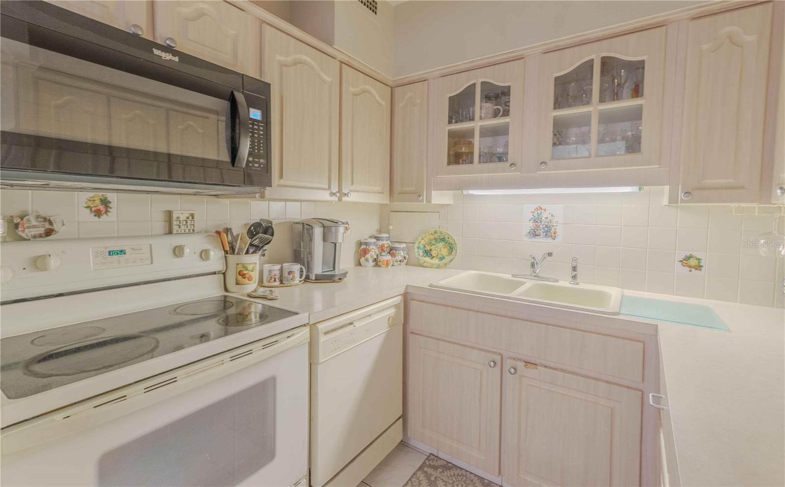 31 ISLAND WAY #907, CLEARWATER BEACH, FL, 33767