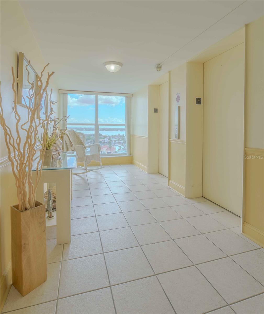 31 ISLAND WAY #907, CLEARWATER BEACH, FL, 33767