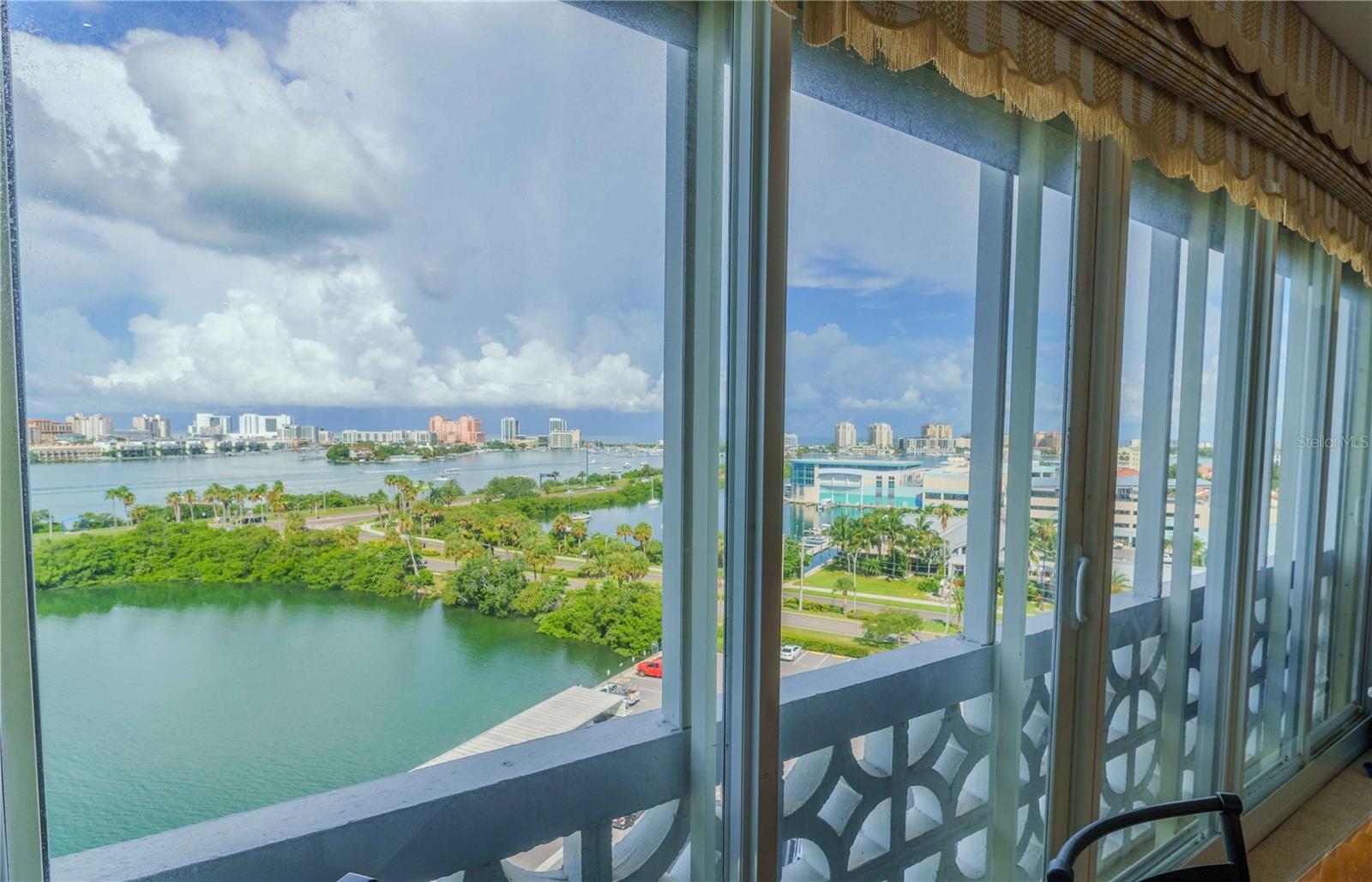 31 ISLAND WAY #907, CLEARWATER BEACH, FL, 33767