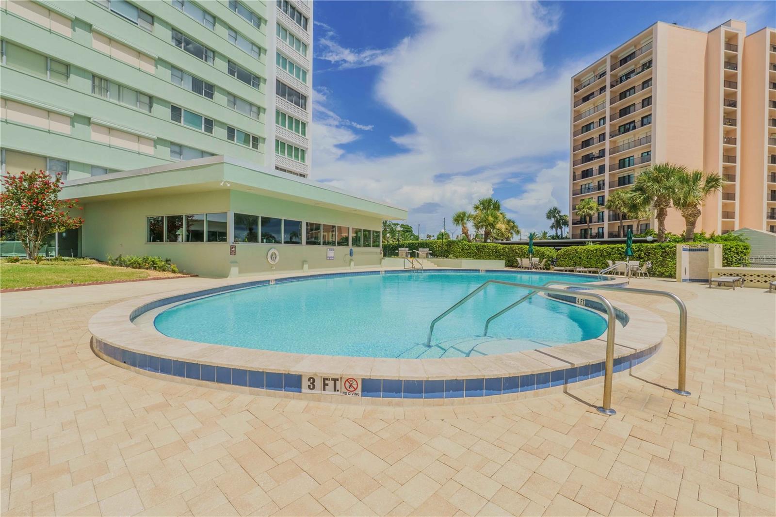 31 ISLAND WAY #907, CLEARWATER BEACH, FL, 33767