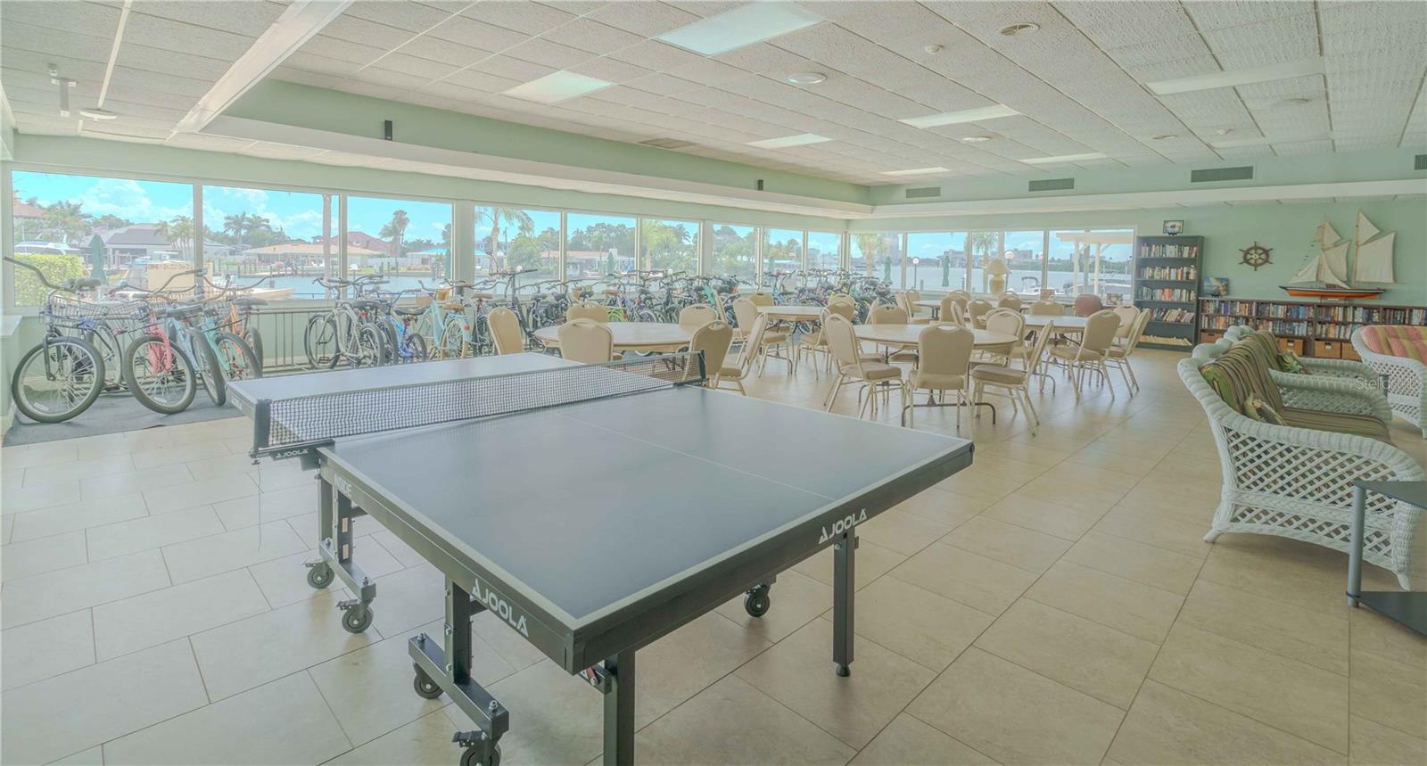 31 ISLAND WAY #907, CLEARWATER BEACH, FL, 33767