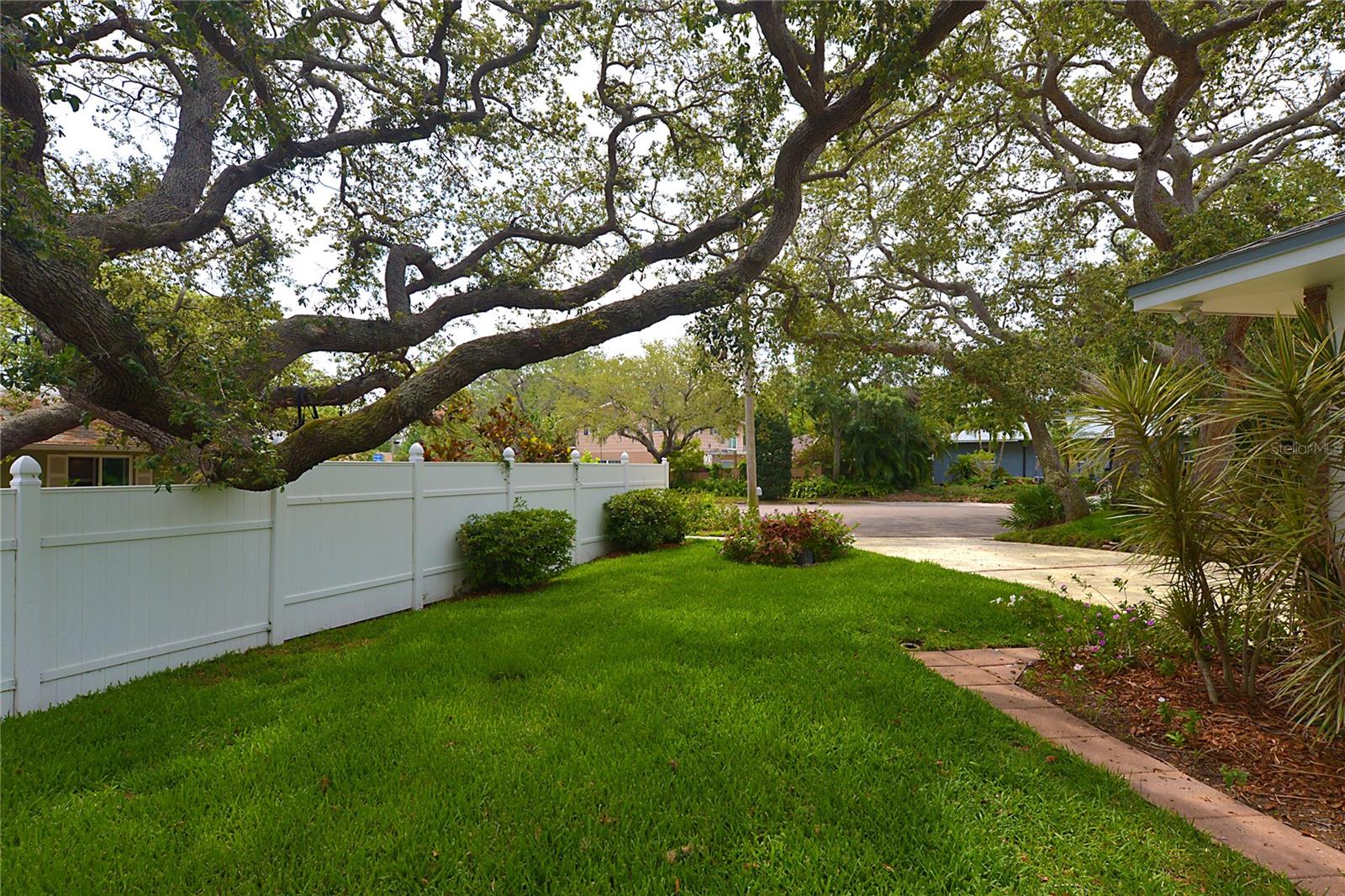 31 ISLAND WAY #907, CLEARWATER BEACH, FL, 33767