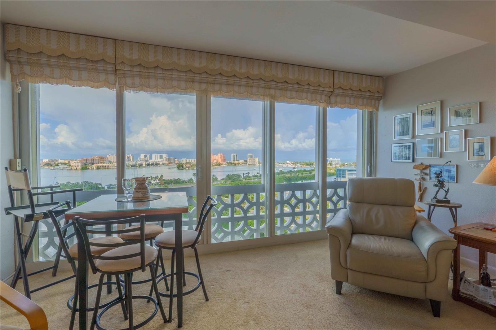 31 ISLAND WAY #907, CLEARWATER BEACH, FL, 33767