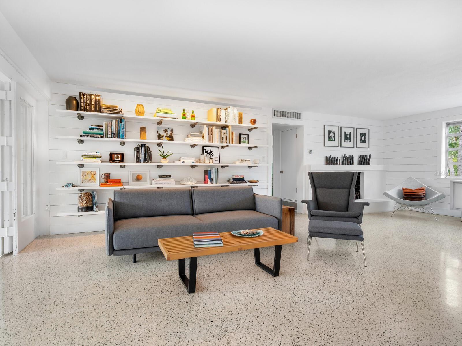 7665 SANDERLING RD, SARASOTA, FL, 34242