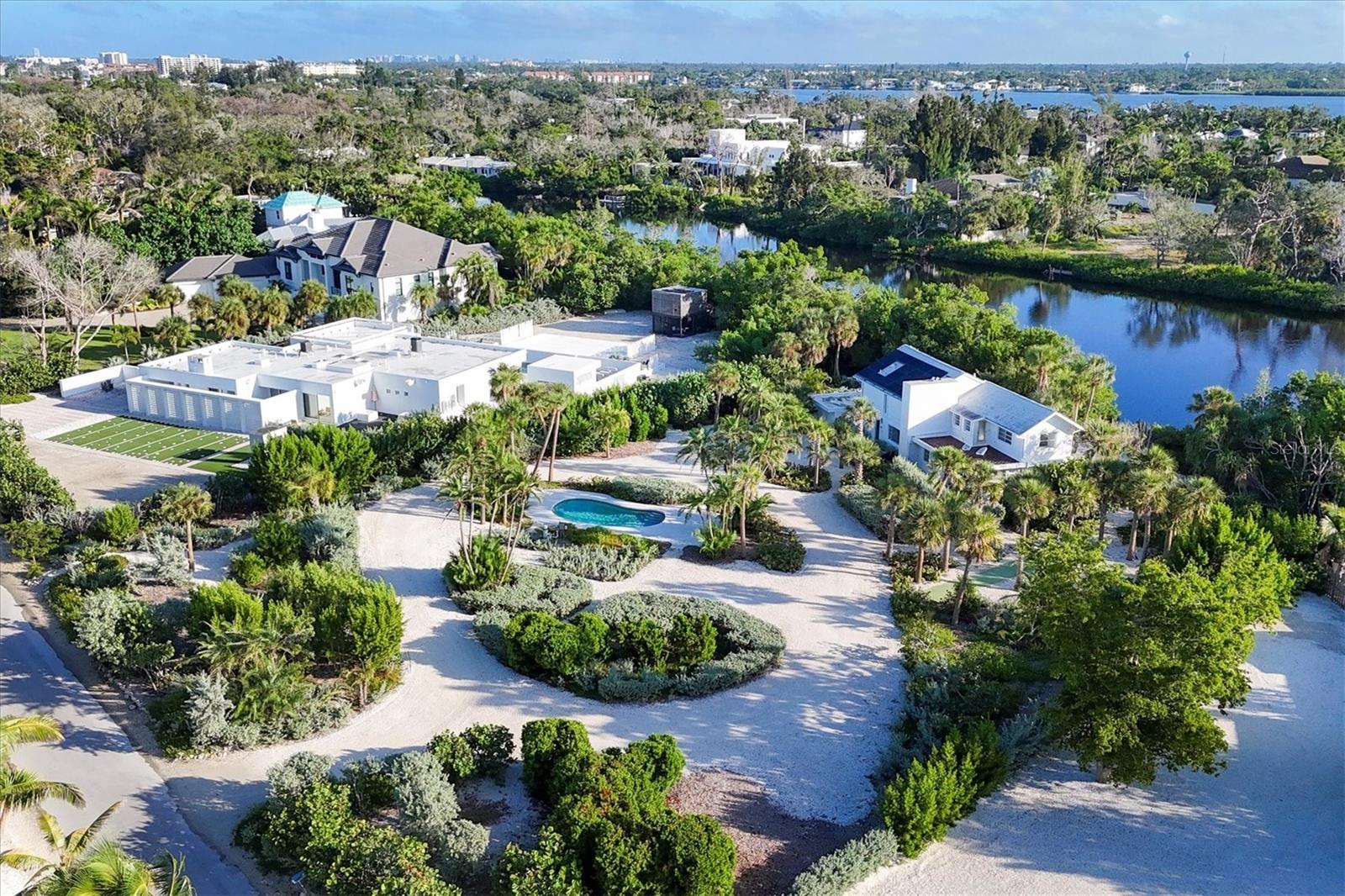 7665 SANDERLING RD, SARASOTA, FL, 34242