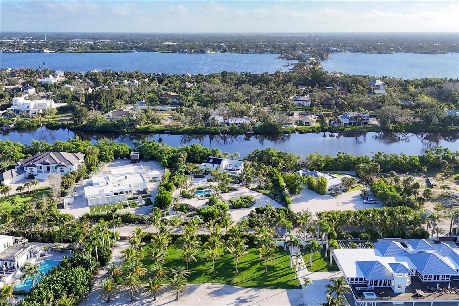 7665 SANDERLING RD, SARASOTA, FL, 34242