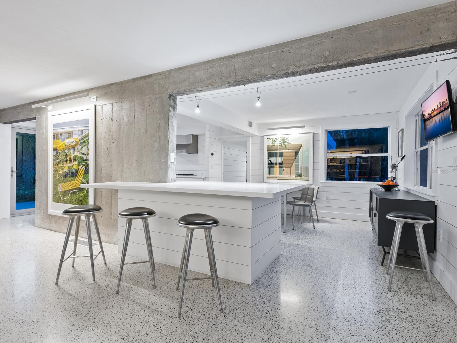 7665 SANDERLING RD, SARASOTA, FL, 34242