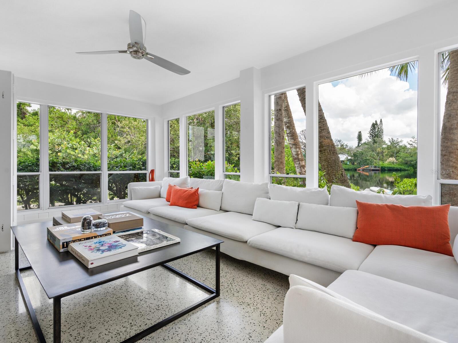 7665 SANDERLING RD, SARASOTA, FL, 34242