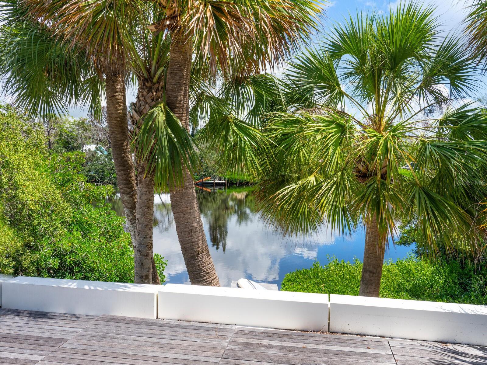 7665 SANDERLING RD, SARASOTA, FL, 34242