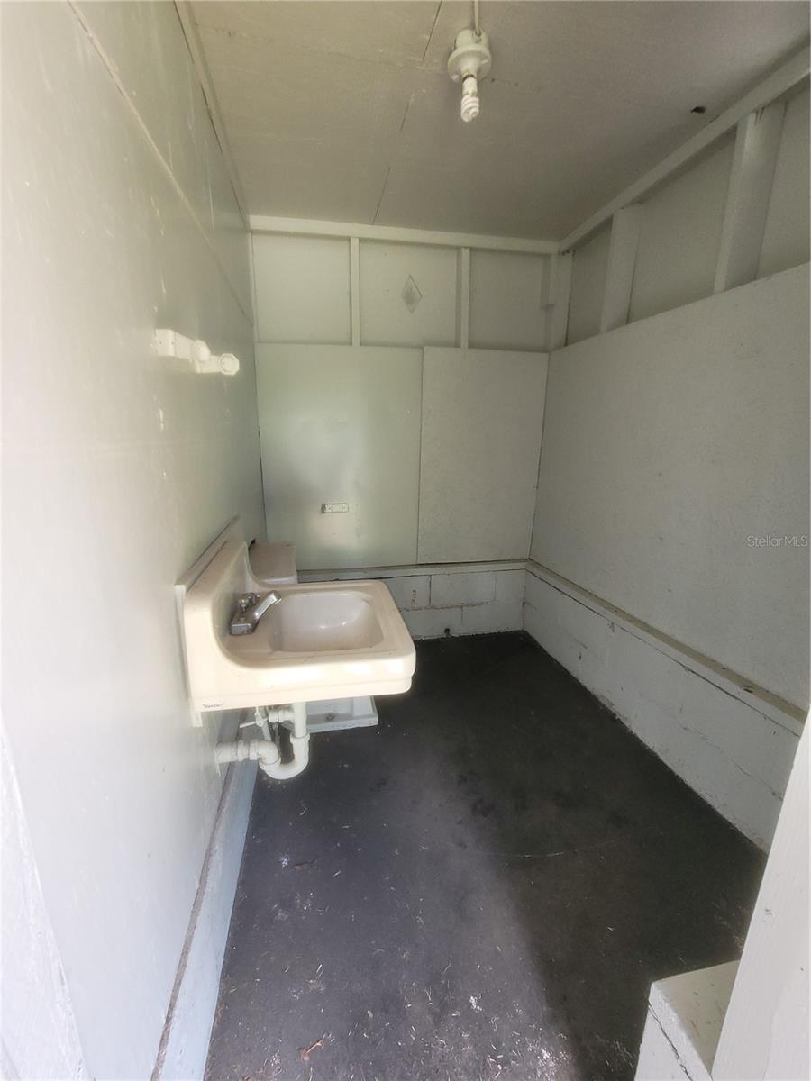 8717 SE STATE ROAD 100, LULU, FL, 32061