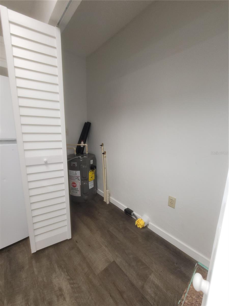 8717 SE STATE ROAD 100, LULU, FL, 32061