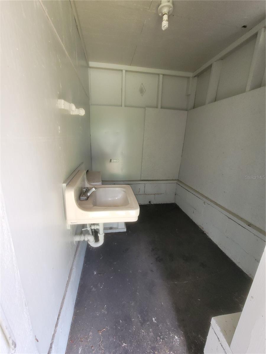 8717 SE STATE ROAD 100, LULU, FL, 32061